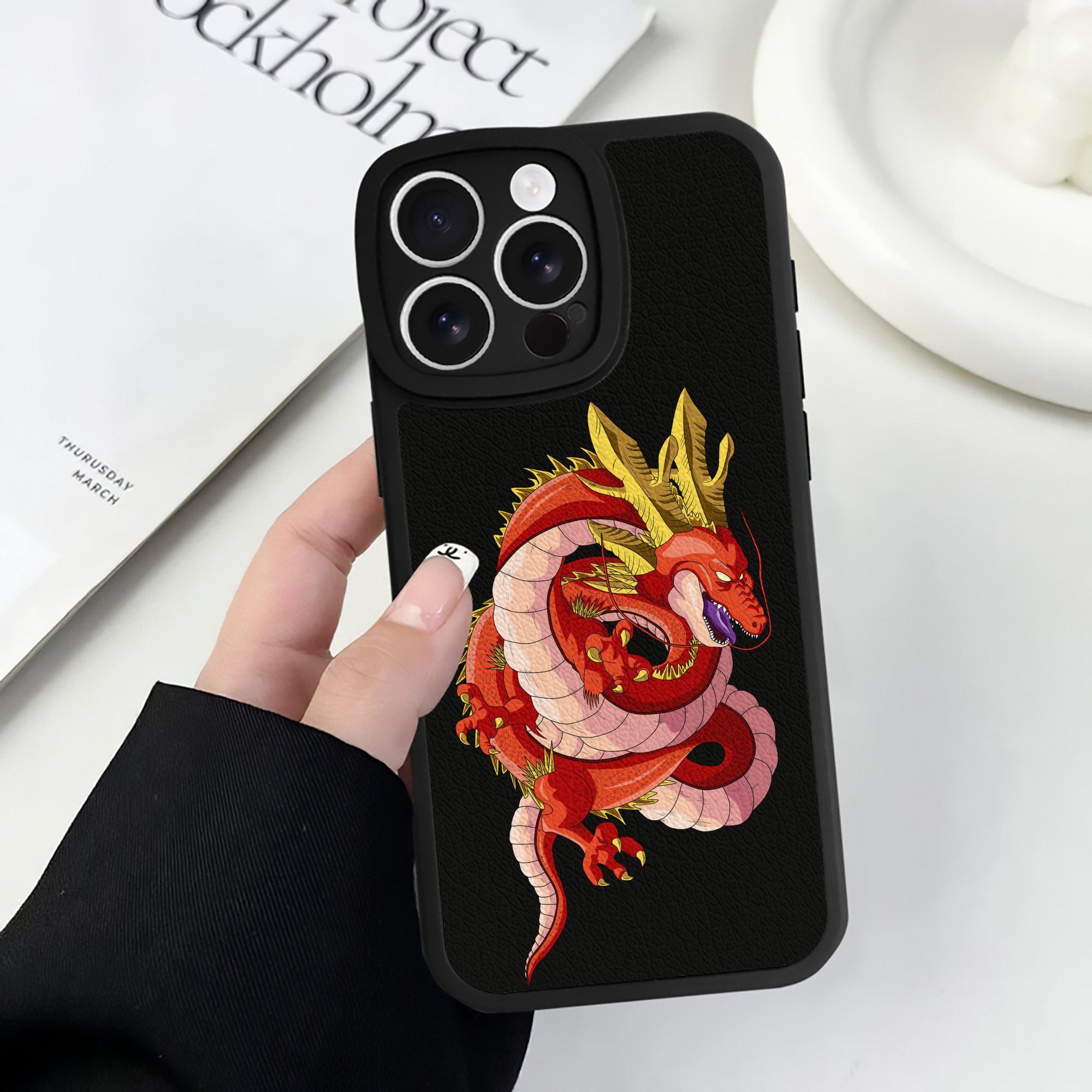 （画像用） ドラゴンボール 神龍 シェンロン DRAGON BALL Shenron 【iPhone 16シリーズ対応】シリコンスマホケース（レザー調） 材質：シリコン